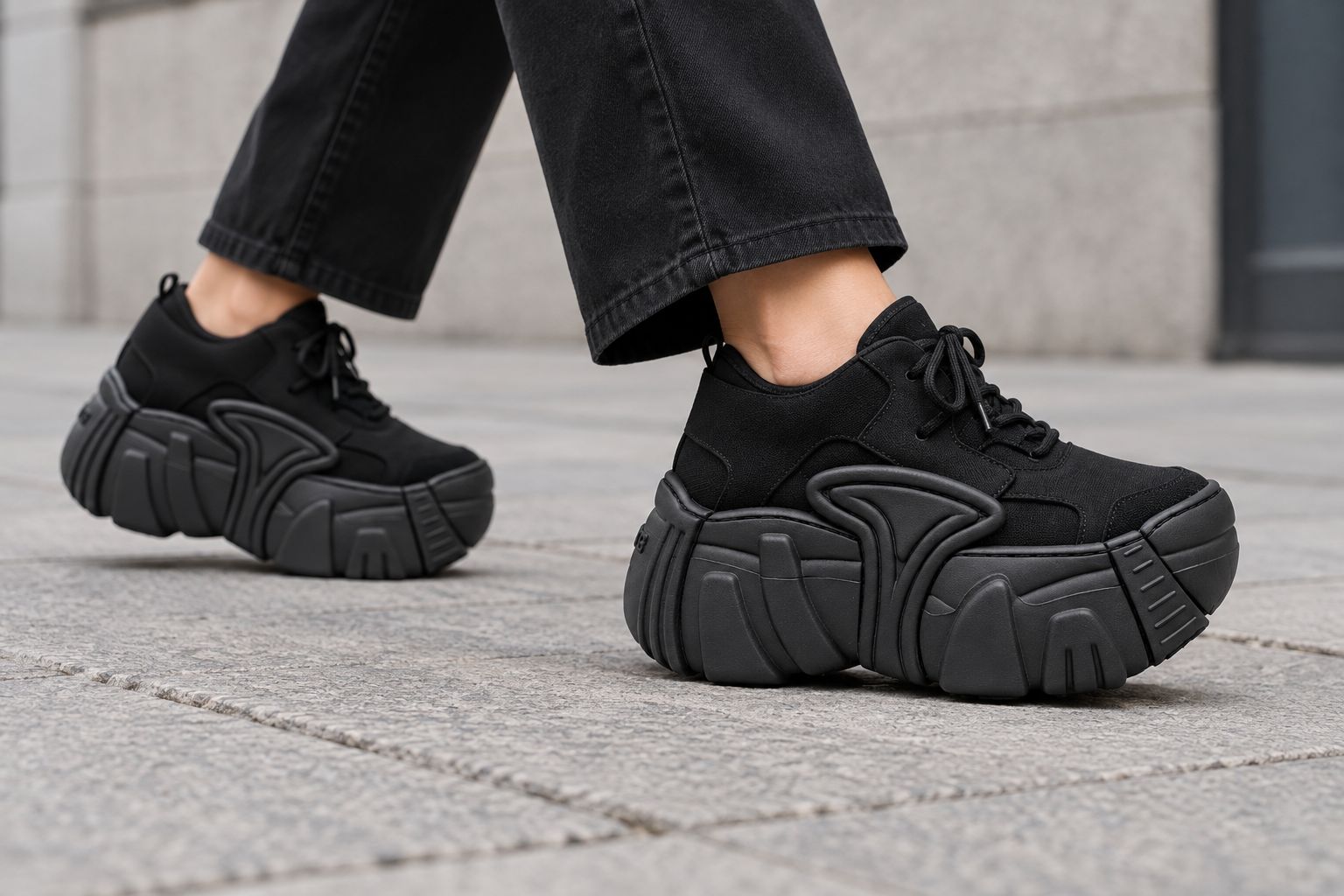 Platform trainer worn while walking on a city pavement