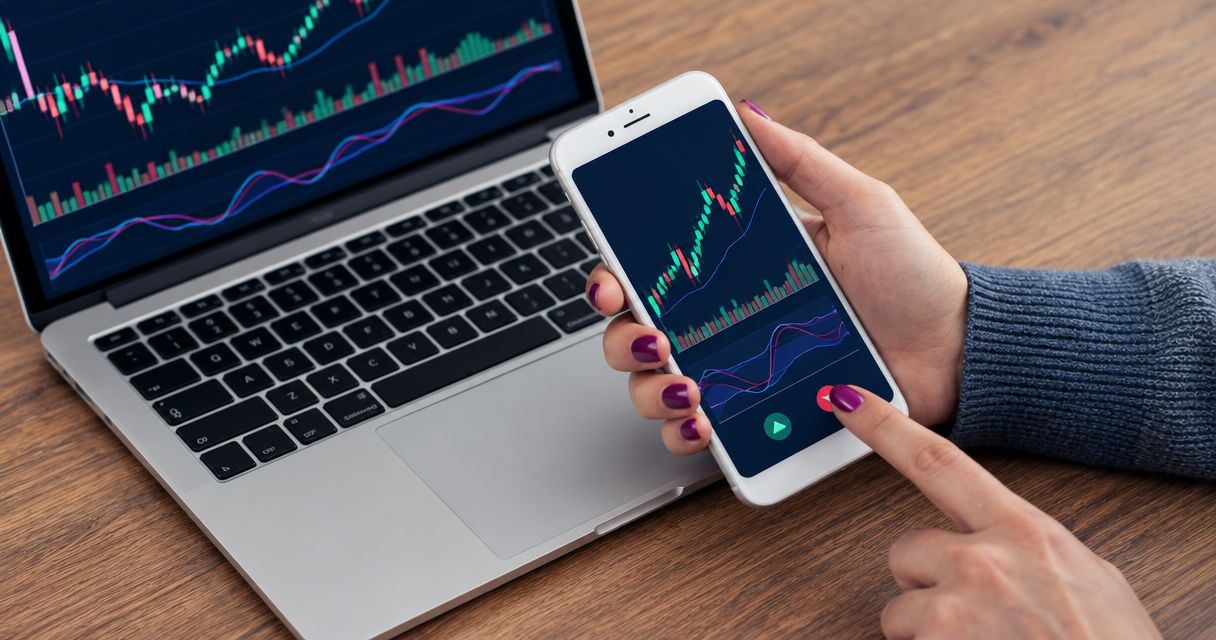 Free forex signals vs paid: what should a subscription add?