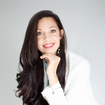 Candice Enriquez, instructor of online HypnoBirthing group classes for Tampa parents